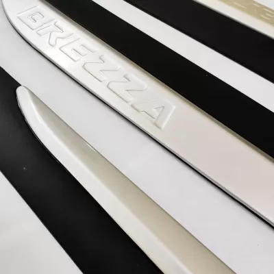 Maruti Vitara Brezza Door Side Cladding Set (Black & Silver) - Image 2